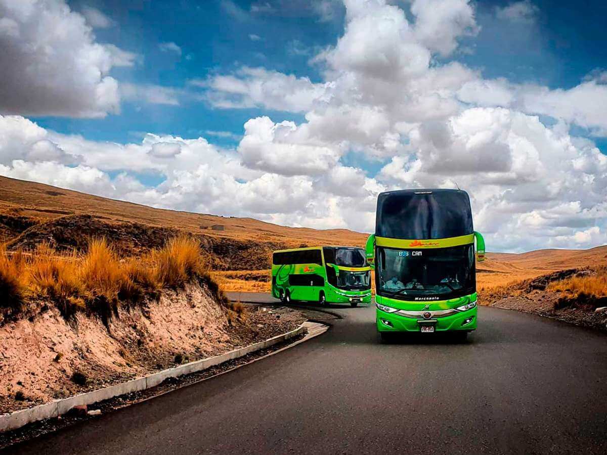 bus Perú carretera