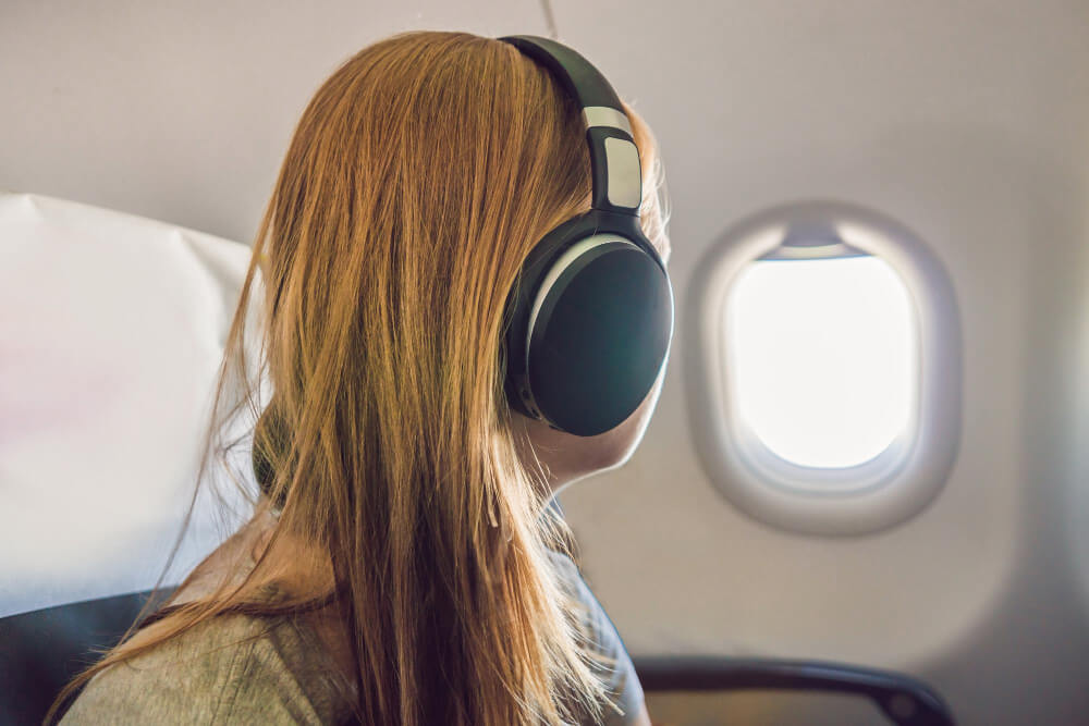 Consejos para evitar la fatiga auditiva en viajes de muchas horas